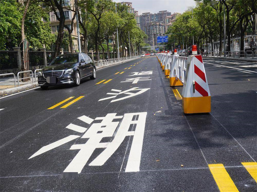 AI潮汐智能道路护栏