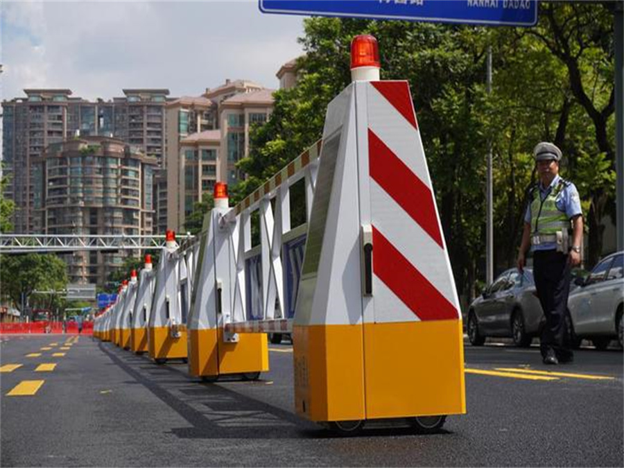 AI潮汐智能道路护栏